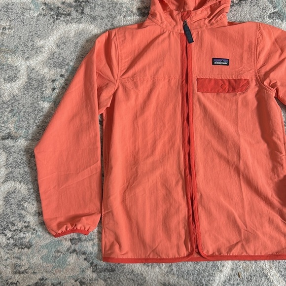 Patagonia Kids Baggies Jacket in Coral with Pimento Red - Picture 2 of 8